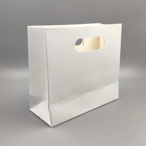 Bolsa Cartulina Blanca 15cm de ancho x 13cm de alto x 6cm de Fuelle